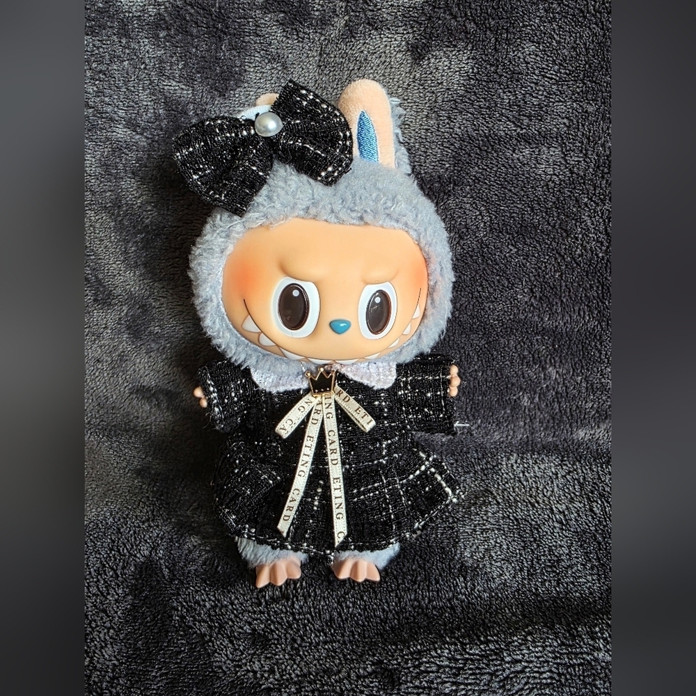 New the monsters Labubu 's macaron / have a seat / big into energy outfit/ dress